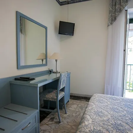 Ariston Hotel 3*