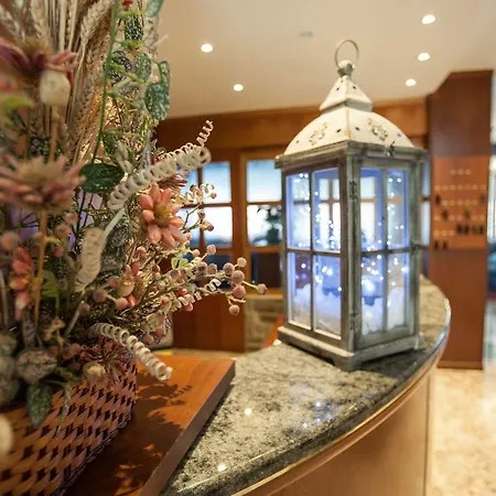 Ariston Hotel