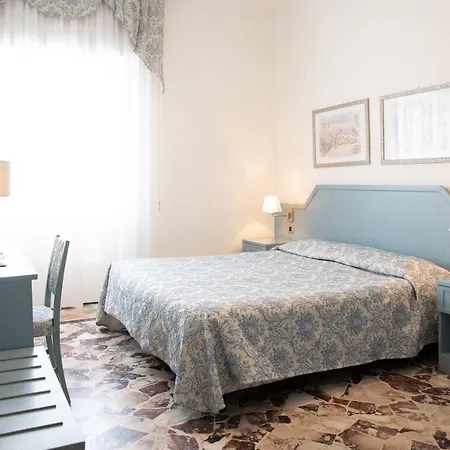 Ariston Hotel